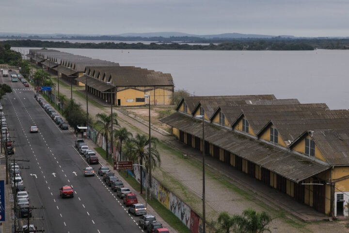 04/08/2015 - PORTO ALEGRE, RS, BRASIL - Na foto: Cais do porto, orla, guaiba, mauá. Matéria sobre locais de tortura durante período da ditadura. Foto: Guilherme Santos/Sul21
