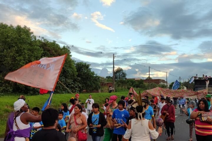 Povos da Terra marcham contra ameaça a território kilombola com a ampliação da BR-386
