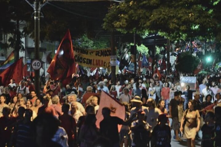 Por uma democracia real, com justiça ambiental