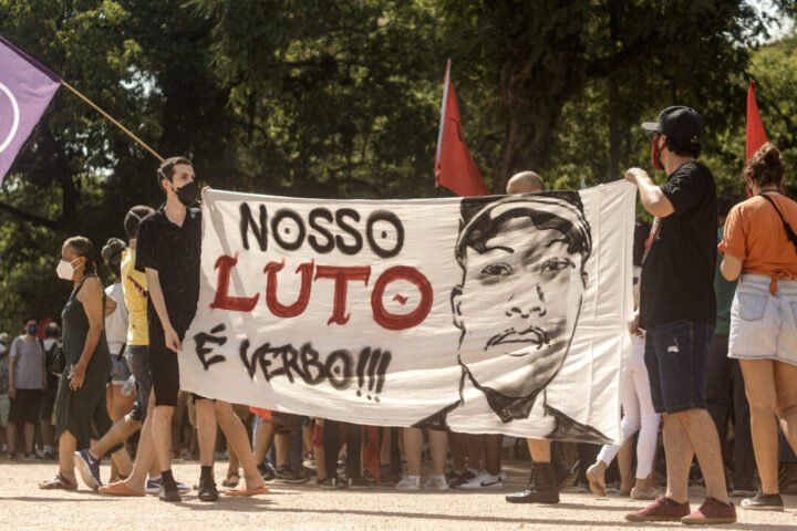 POR MOÏSE, POR DURVAL, PELAS VIDAS NEGRAS