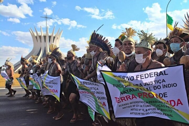 The Amazon will bring Bolsonaro down