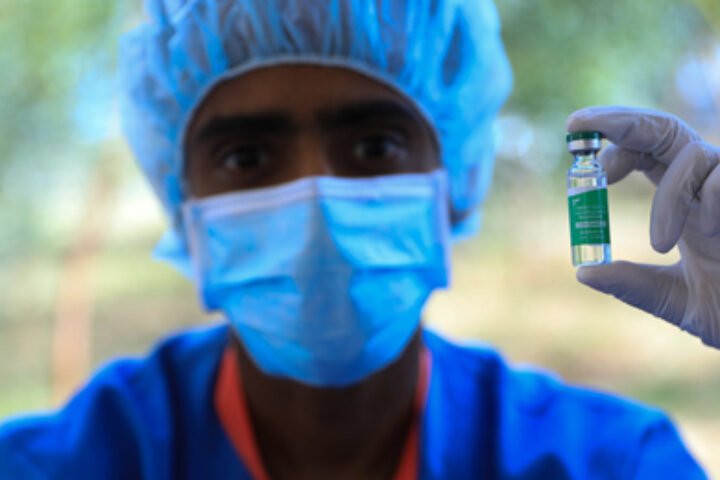 Programa nacional de introdução de vacinas COVID 19 no Hospital Eka Kotebe em Adis Abeba, 13 de Março de 2021. UNICEF Ethiopia/2021/Nahom Tesfaye.